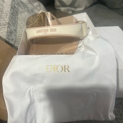 Comes with dust bag and box no scratches gently used