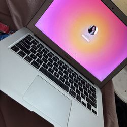 MacBook Air 11.7.10 WITH CHARGER! 