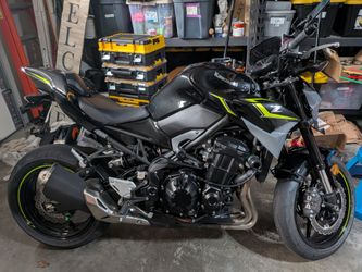 2024 Kawasaki Z900 SE
