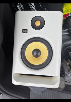 Krk Rokit  7 G4 white/black with or w/o stands