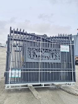 NEW DRIVEWAY GATE HEAVY DUTY 20'X7'IDEAL FOR NEW HOUSE,FARM,RANCH,GALVANIZED POWDER COATING,DEER MOTIF STYLE,IF SOMEBODY INTERESTED PLEASE TEXT ME ANY