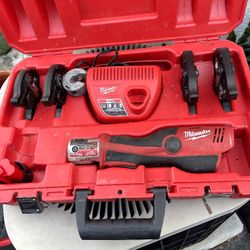 Milwaukee Press Tool M12