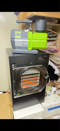 Like new HAVESTRIGHT DRY FREEZE MACHINE