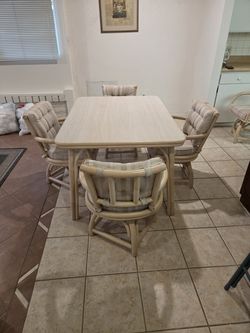 Light oak dining set - table with 6 chairs