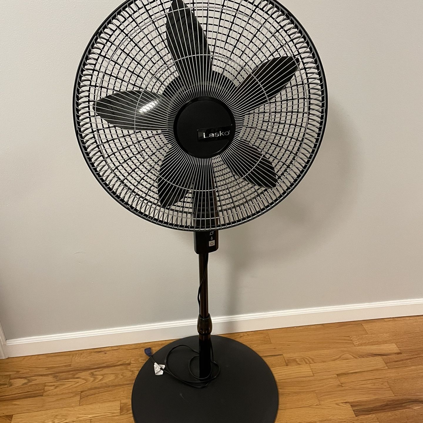 Lasko Pedestal Fan for Sale in Kirkland, WA - OfferUp