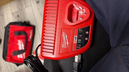 Miwaukee M12 charger
