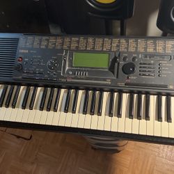 Teclado Casio Y Teclado Yamaha Par 520 