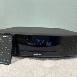 Bose Wave Music System IV Radio/Alarm/CD Player with Remote. 