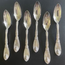 VINTAGE SILVERWARE SPOONS & KNIVES