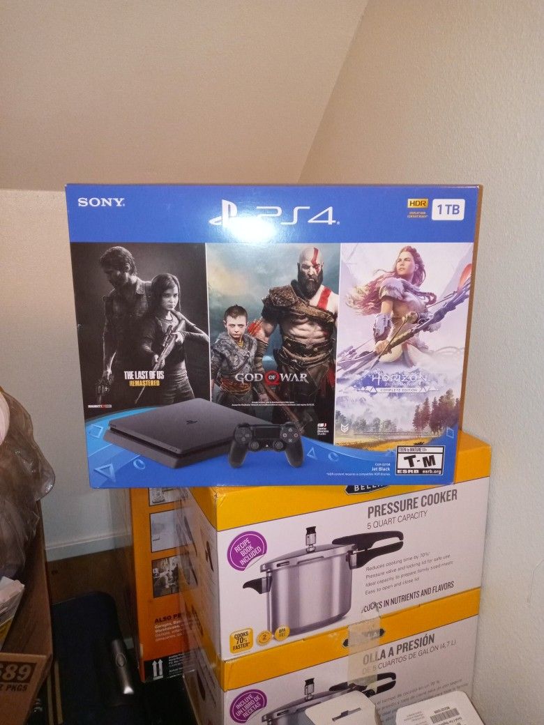 I Have A Ps4 1tb 450$ And https://offerup.com/redirect/?o=My5nYW1lcw==. Gta5 & Red dead Redemption Division 2