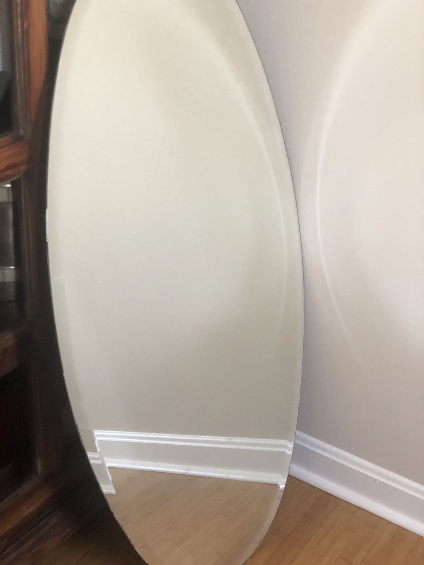Oval mirror - like new