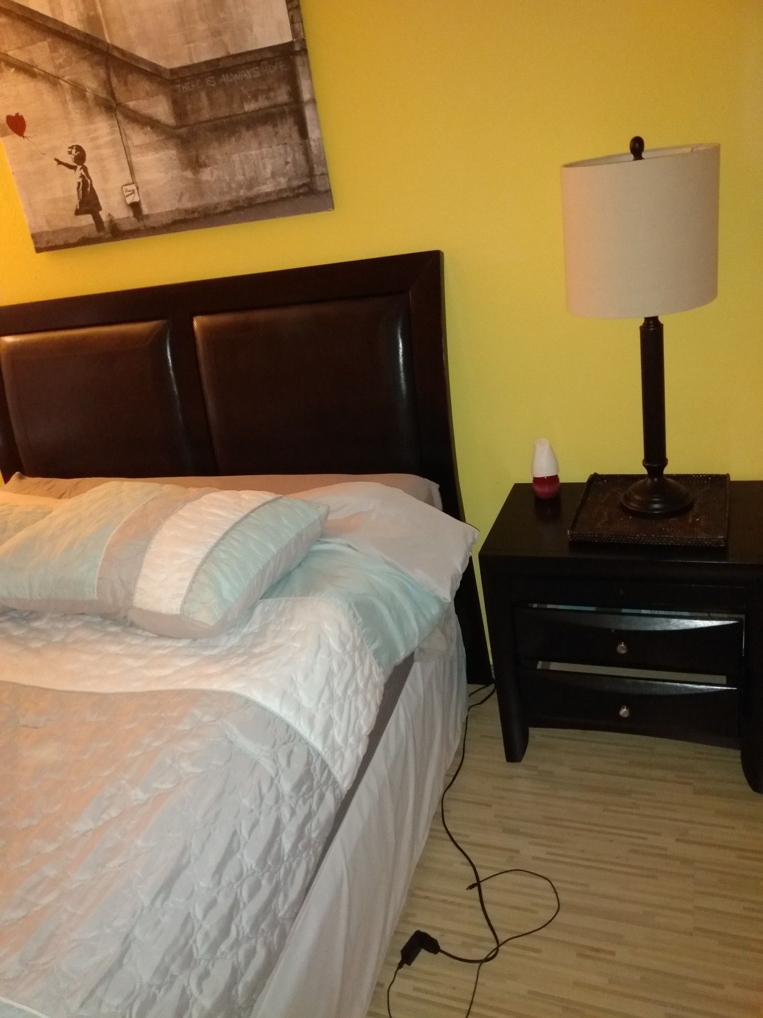 QUEEN SIZE BED W/REAL LEATHER BACKBOARD NIGHTSTAND