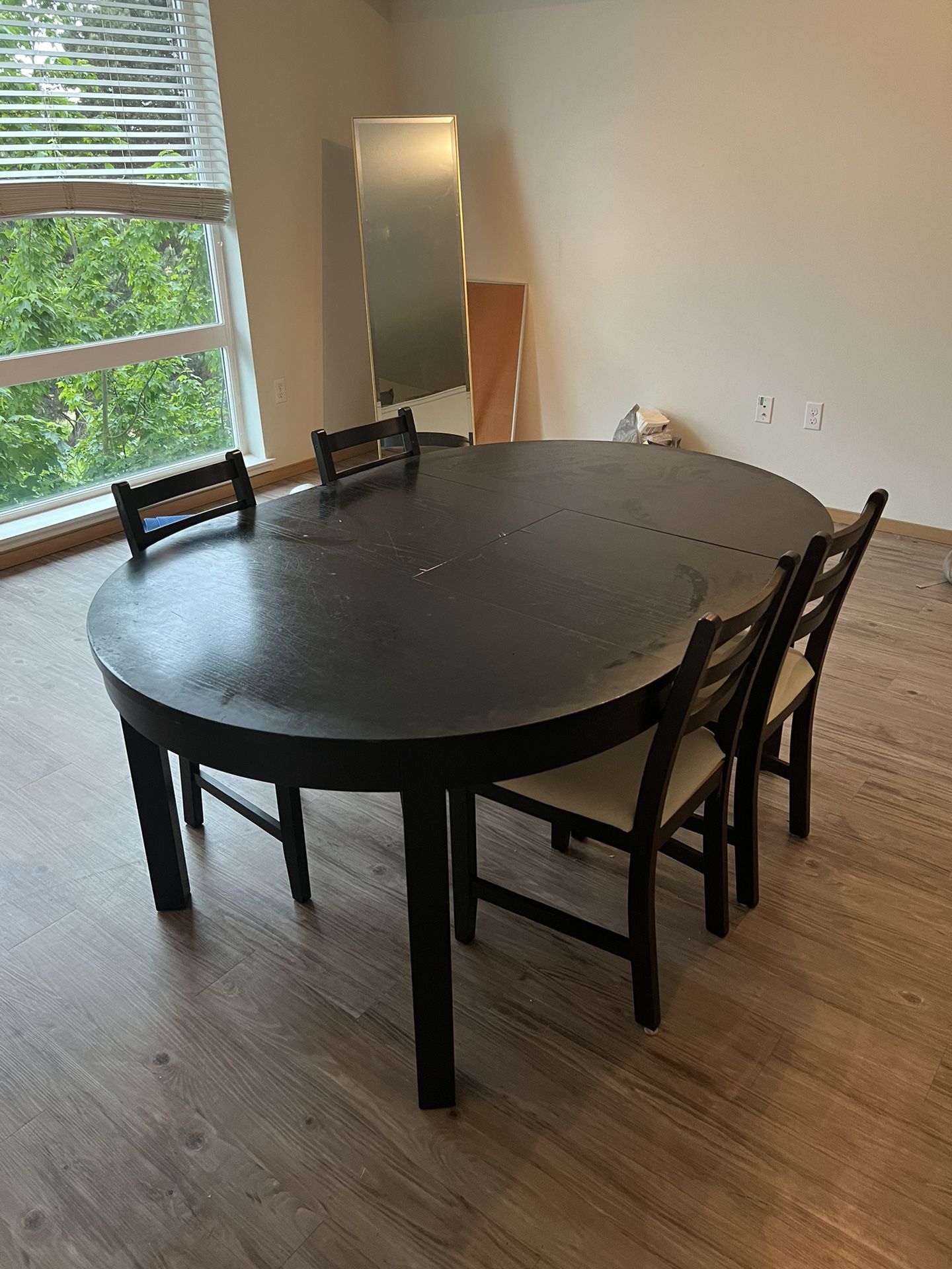 IKEA Bjursta Extendable Round Table with 4 Dining Chairs