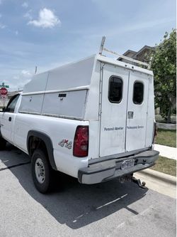 Commercial utility service topper
