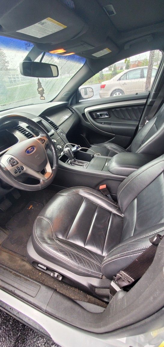 2013 Ford Taurus