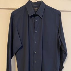BANANA REPUBLIC SLIM FIT DRESS SHIRT! 
