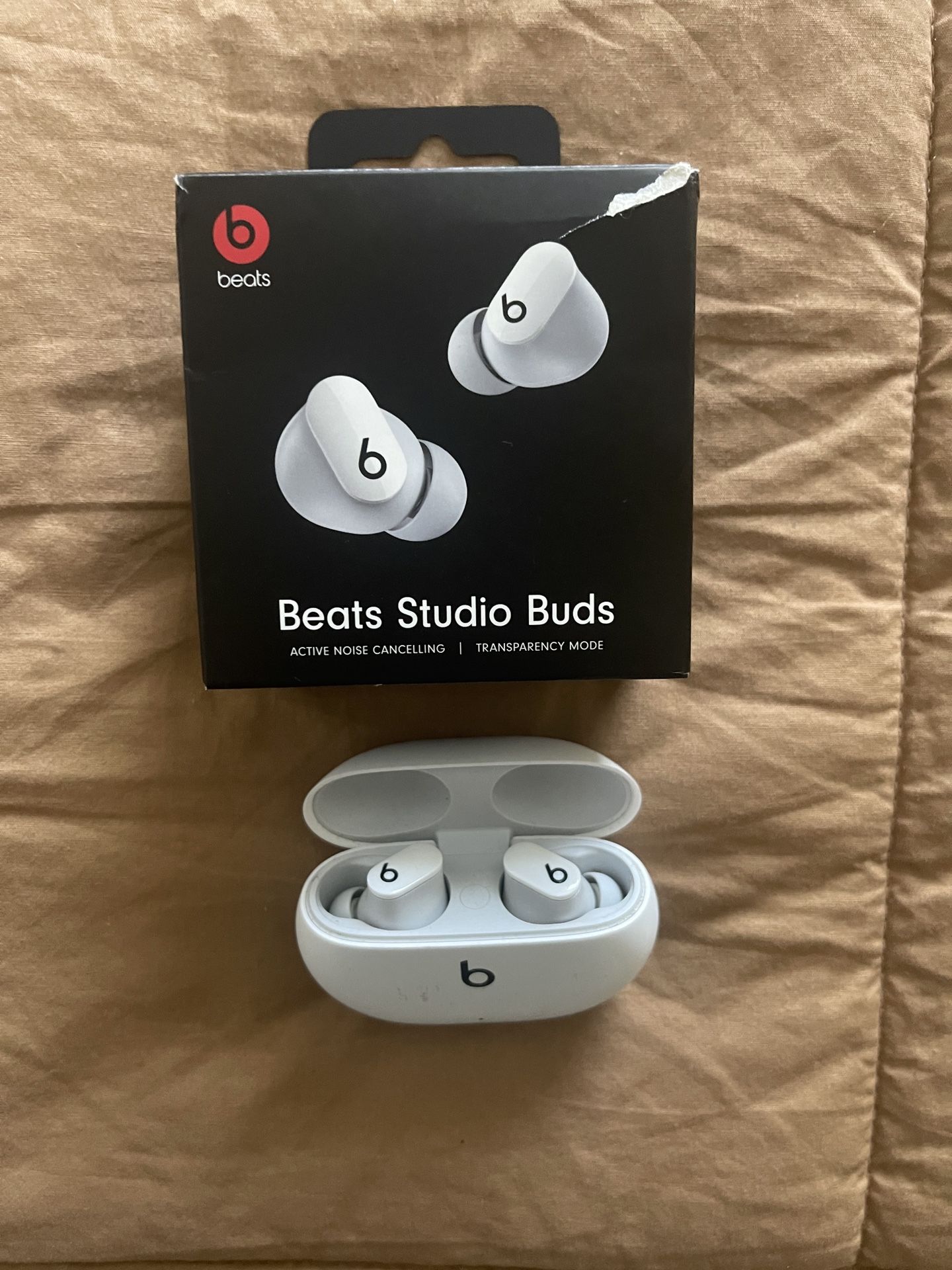 Beats Studio Buds 
