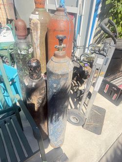 Industrial Gas Cylinders – Lot of 4