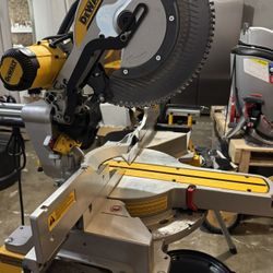Dewalt 12” Miter Saw With Stand