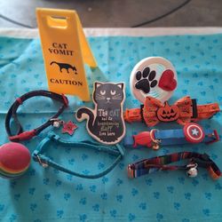 Miscellaneous Cat Collars And Size Small Taco T-shirt