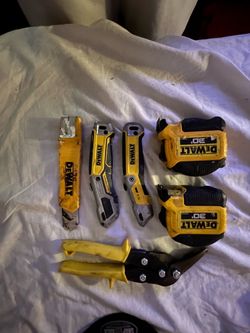DeWalt Tool Lot – Knives, Tape Measures & Snips