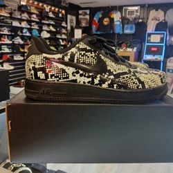 Air force 1 foamposite/ Size 10.5 / snakeskin