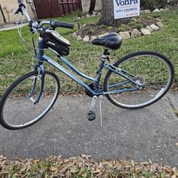 Giant Mountain Womens Bycicle Great Condition $275 Price Firm// En Excelente Estado Precio Firme $275