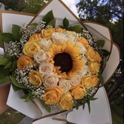 Sunflower and roses bouquet 