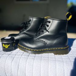 Doc Martens 101 YS Smooth Leather Ankle Boot Size: (W=6) (M=5)