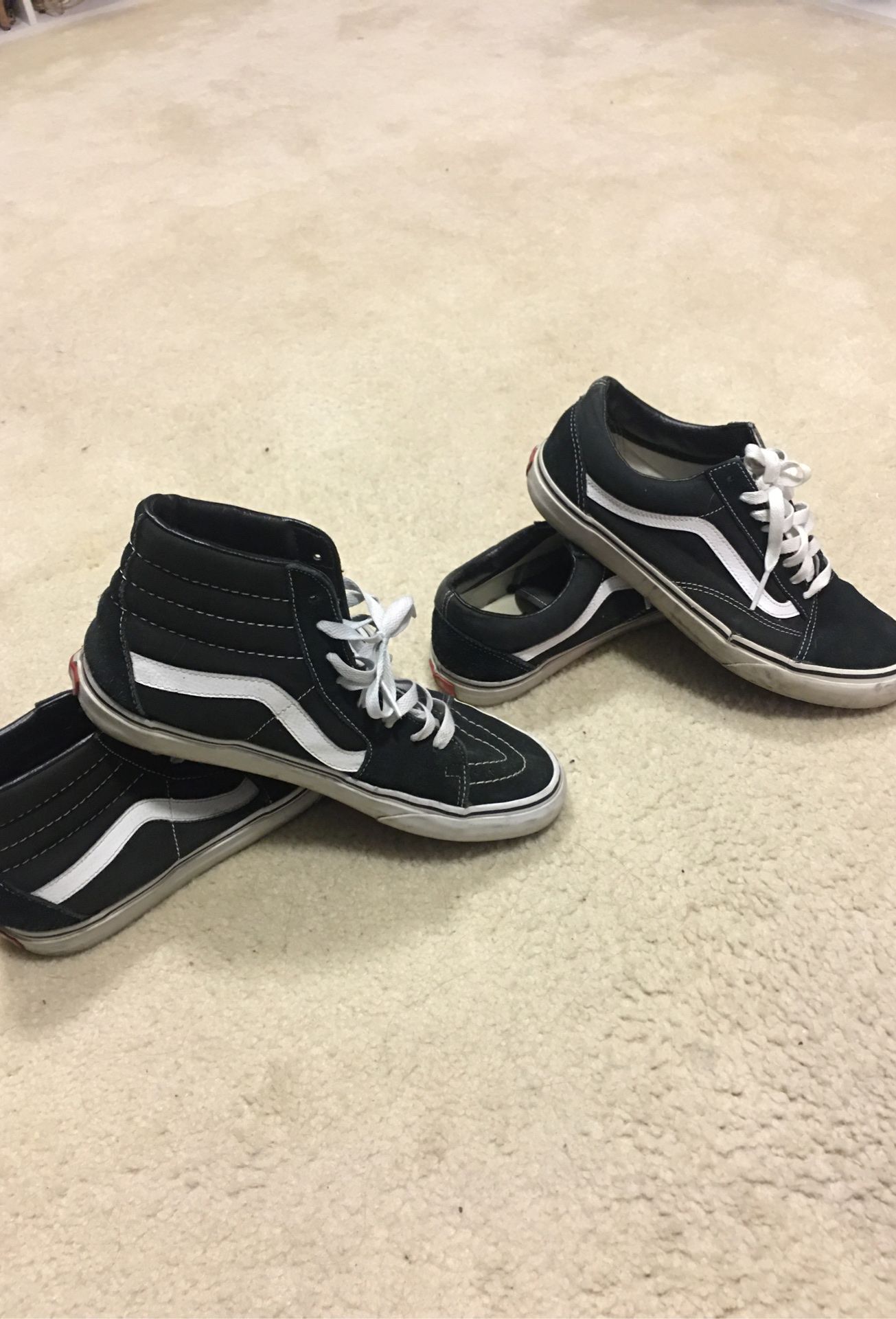 Vans hi top size 9.5/ lo top size 9