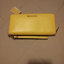 Michael Kors "Jet Set Travel" Wallet