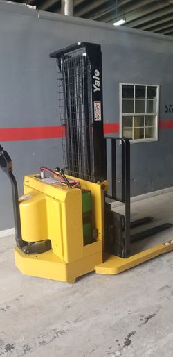 Forklift walkie stacker