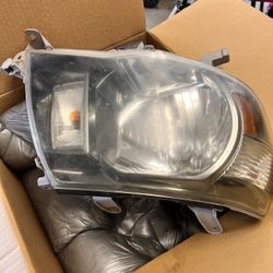 2010 toyota tacoma headlights set