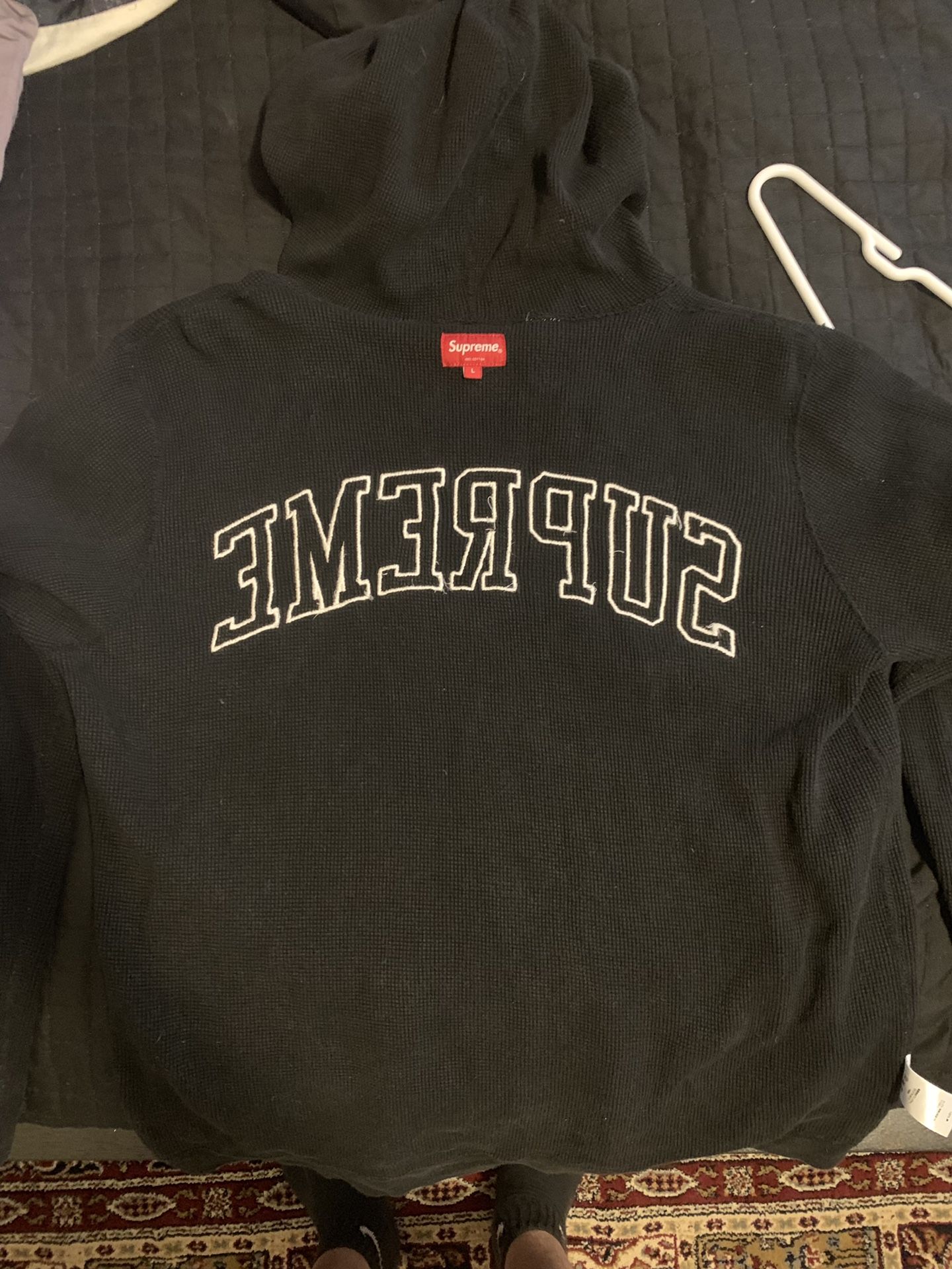 Supreme Pullover