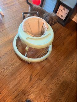 Toddler adjustable walker