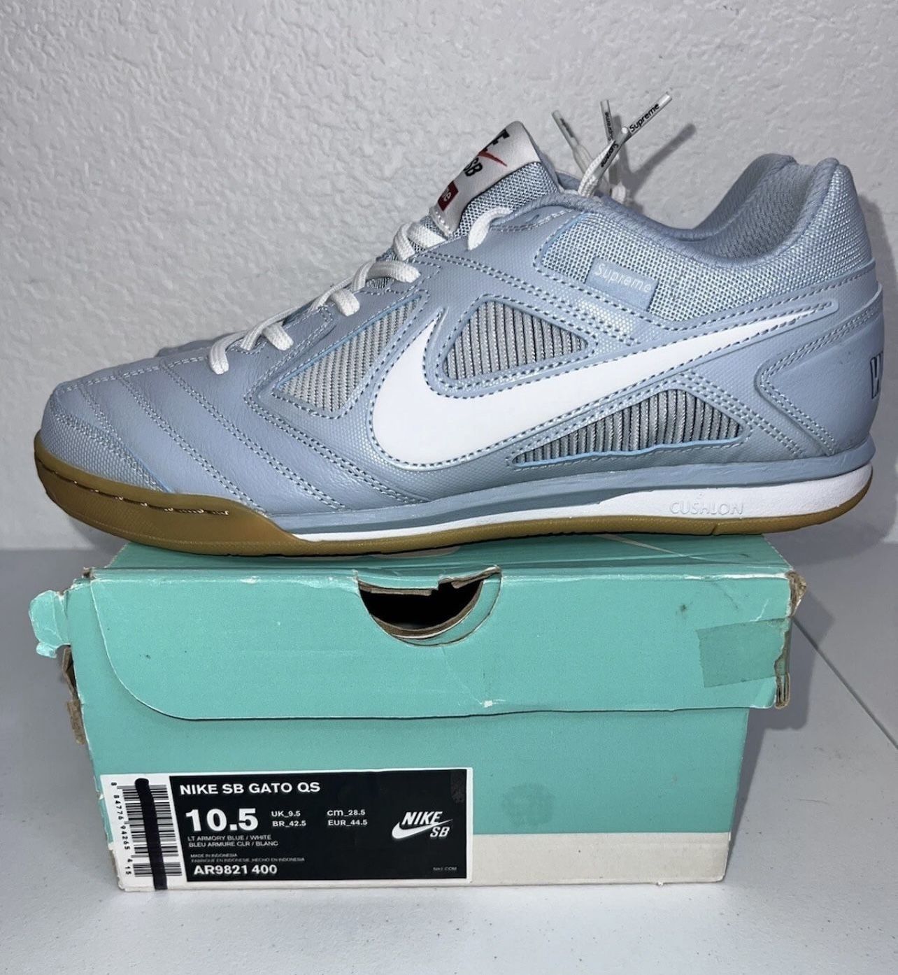 Brand New Nike Gato X Supreme Size 10.5