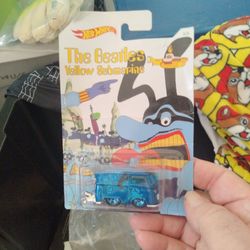 Hot Wheels The Beatles Yellow Submarine VW Bus