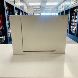 15 inch MacBook Air with Apple m2 Chip