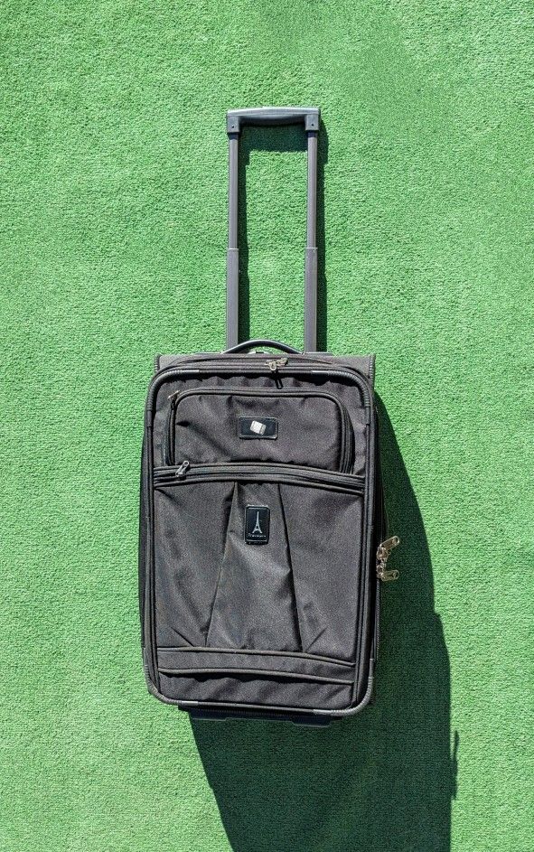 TravelPro Crew 5 Expandable 22" Wheeled Carry-On Upright Luggage Suitcase GUC