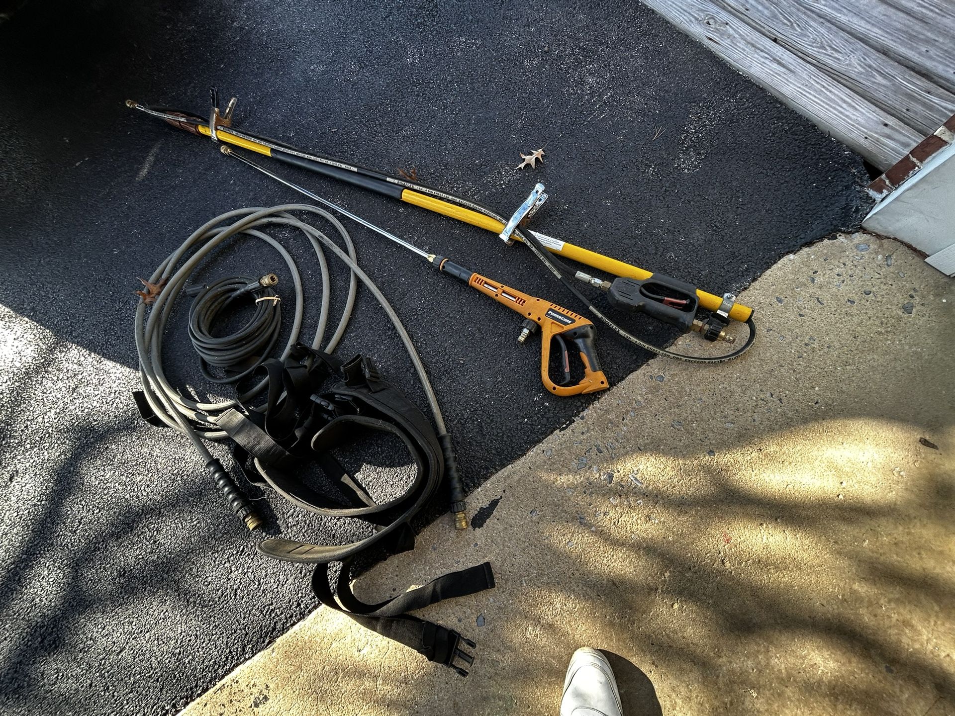 PRESSURE WASHER + ACCESSORIES BUNDLE – $100