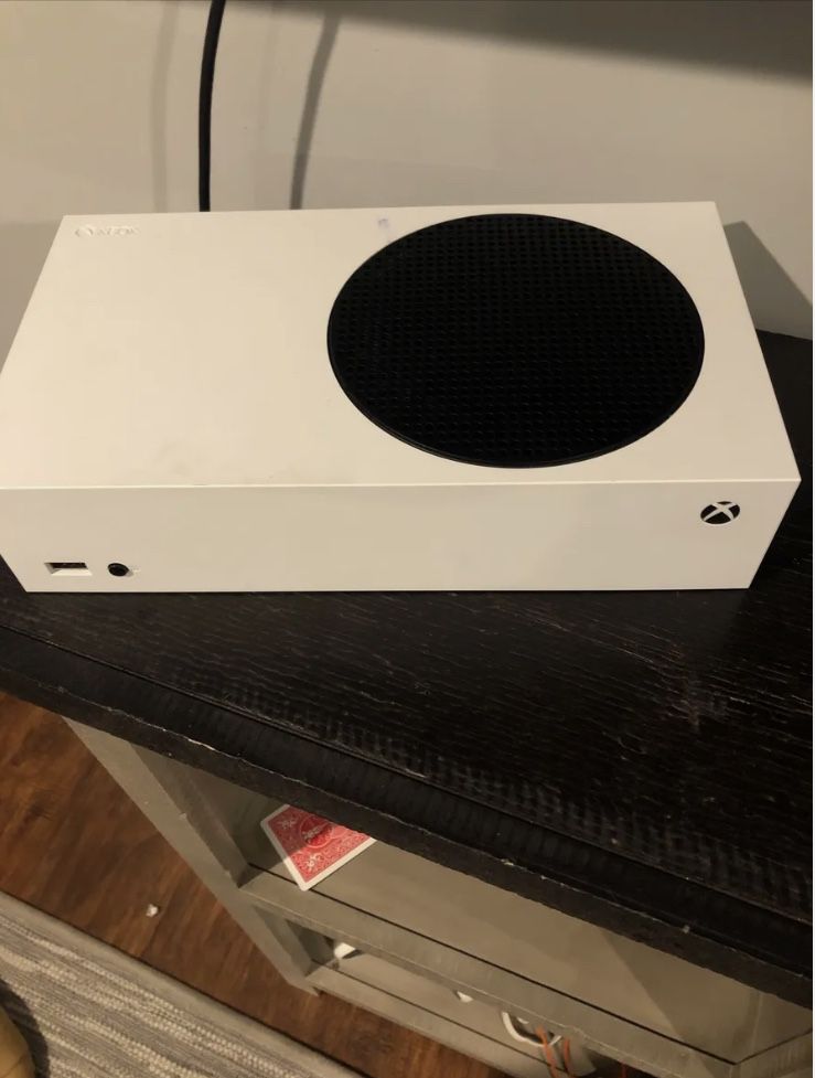 Xbox series s new condition no box