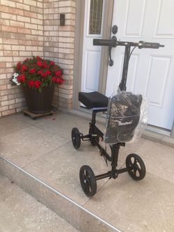 New knee scooter (price is firm)-$110 value