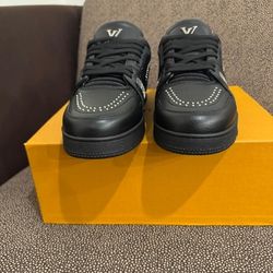 Louis Vuitton Trainer Black 