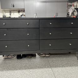 Dresser And Night Stands 