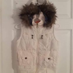 TEEN SIZE 14 off white hooded puffer vest $5 FIRM