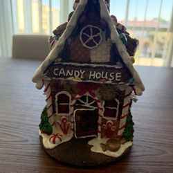 Gingerbread Man Candy House 