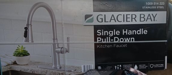 Glacier Bay Single Handle Pull-Down Kitchen Faucet