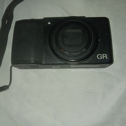 GR III CAMERA 