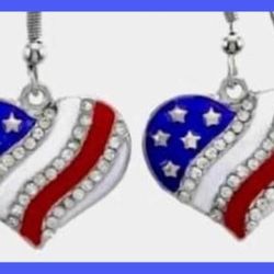 New Absolutely Beautiful Patriotic Heart ♥️ Flag Rhinestone Earrings  4th Of July!