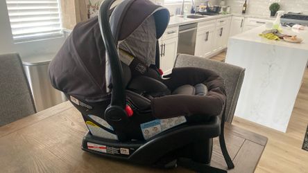Graco infant car seat